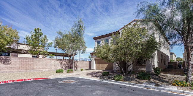 Building Photo - Beautiful Home in a Gated Community