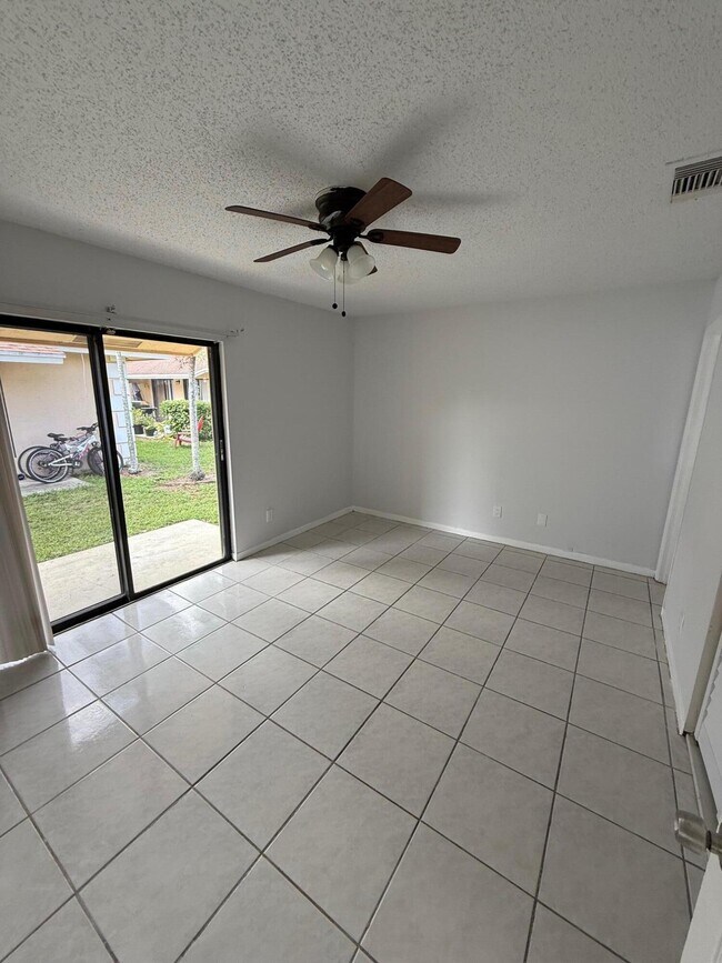 Building Photo - 1205 White Pine Dr