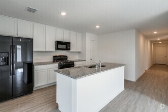 Building Photo - 723 Ponderosa Ln