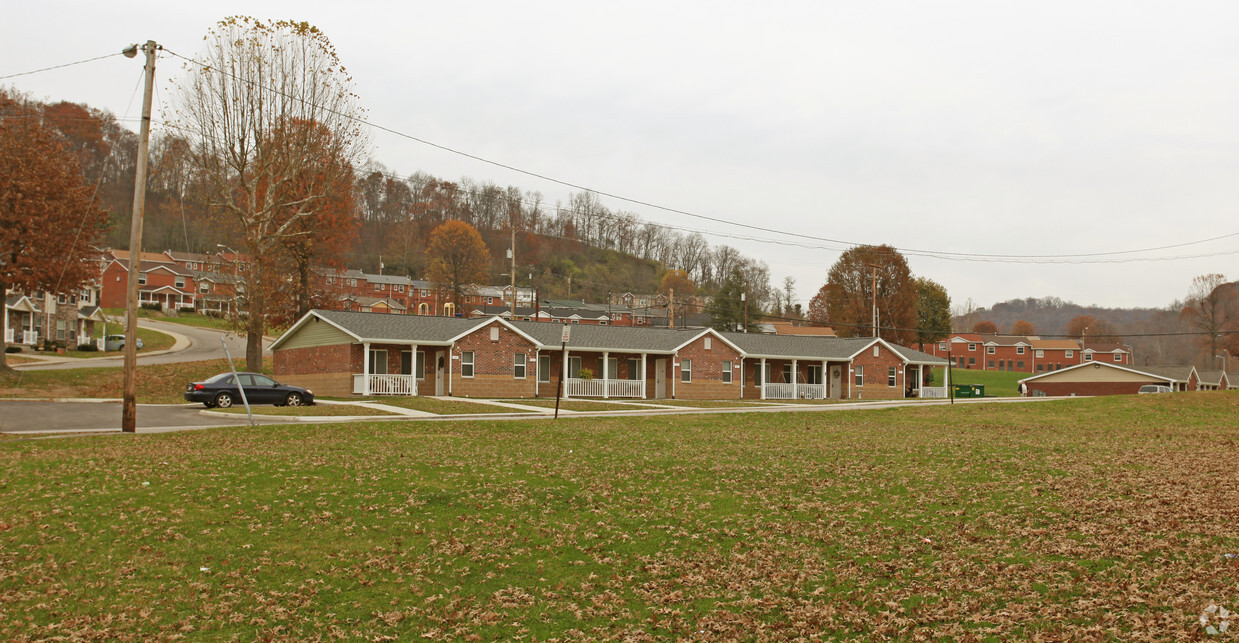 Building Photo - Orchard Manor