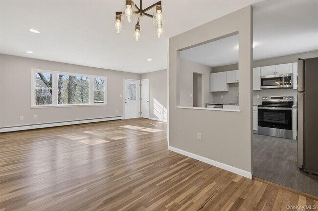 Foto del edificio - 676-678-678 Oak Summit Rd