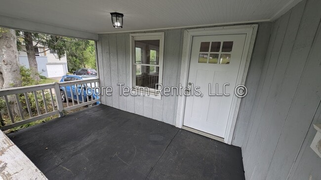 Building Photo - 10 Tarheel Ln