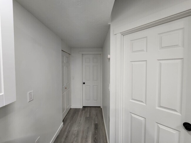 Building Photo - 6496 W Ipswitch Way