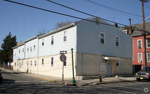 Foto principal - 148 Welton St