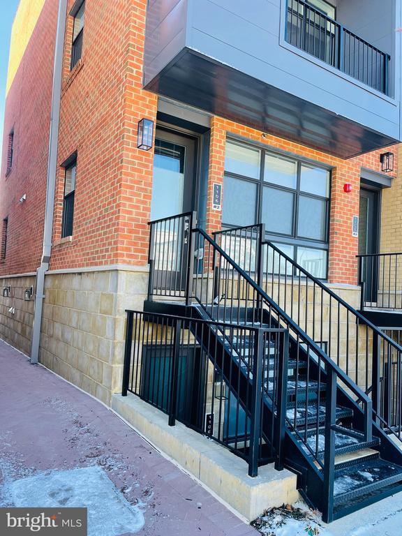 Building Photo - 1106 S Highland St