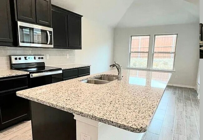 Building Photo - 5825 Brookville Dr