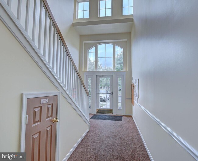 Building Photo - 1301K Sheridan Pl