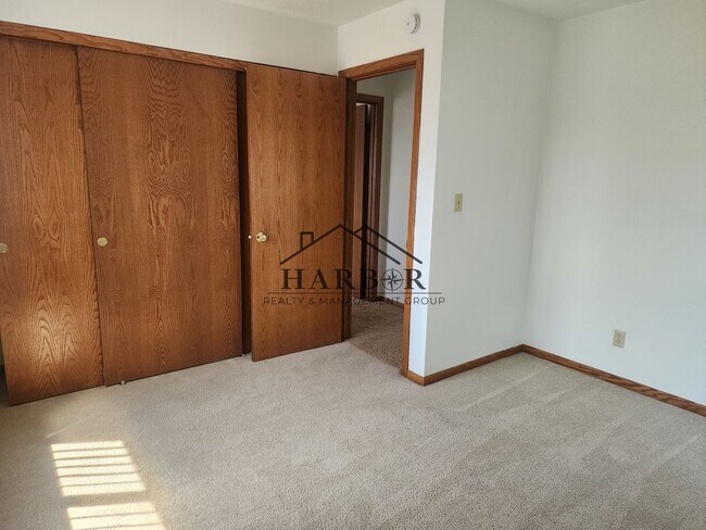 Foto del edificio - Hayfield Greens Apartments, 110 Bldg - 110...
