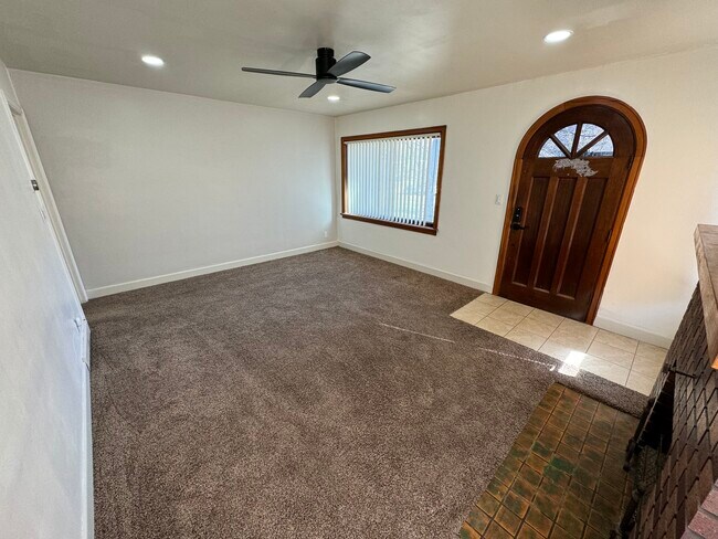 Foto del edificio - 2659 Brinker Ave