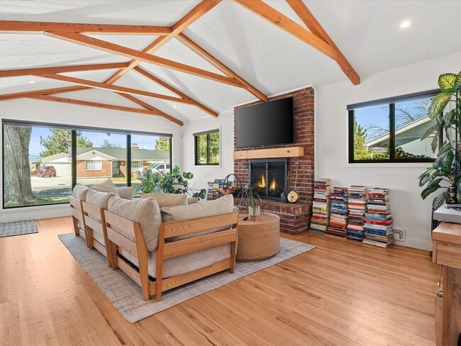 Building Photo - Dream Home
