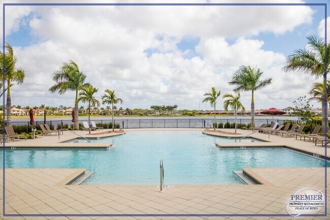 Foto del edificio - *** BEAUTIFUL ARTESIA POOL HOME*** 4 BDRM / 3 BATH