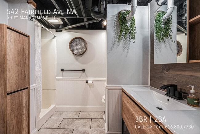 Foto del edificio - 542 Fairfield Ave NW