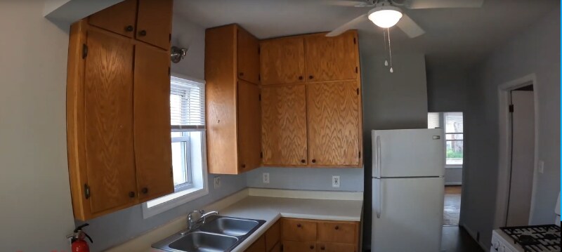 Primary Photo - 1777 Marks Ave