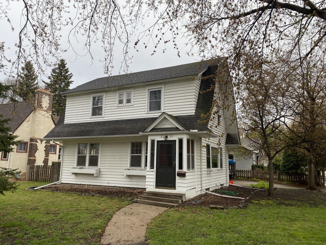 Primary Photo - 3301 E Minnehaha Pkwy
