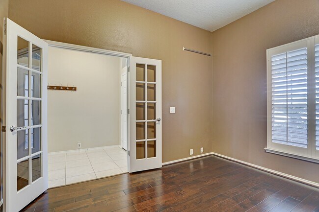 Foto del edificio - 5503 Honey Mesquite Way