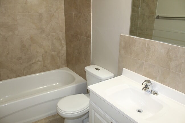 Building Photo - Oliver 1 Apartments