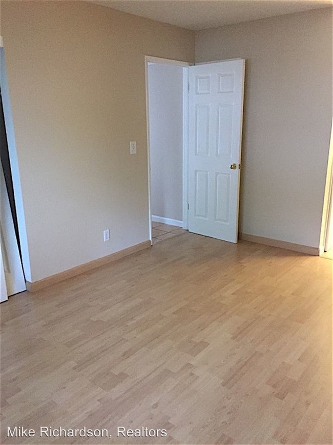 Building Photo - 4555 Oak Glen Dr