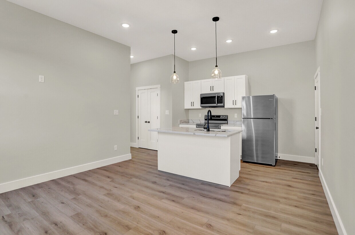 2109 Napoleon St Unit B, Indianapolis, IN 46203 Condo for Rent in