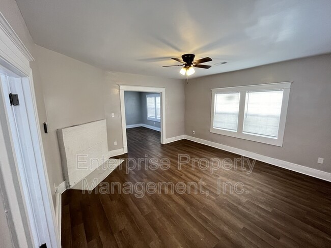 Foto del edificio - 1393 McMillan St