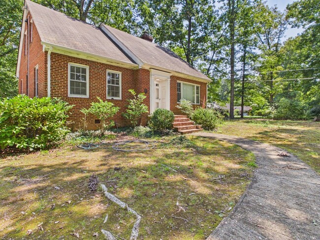 Building Photo - 2253 Brookwood Rd