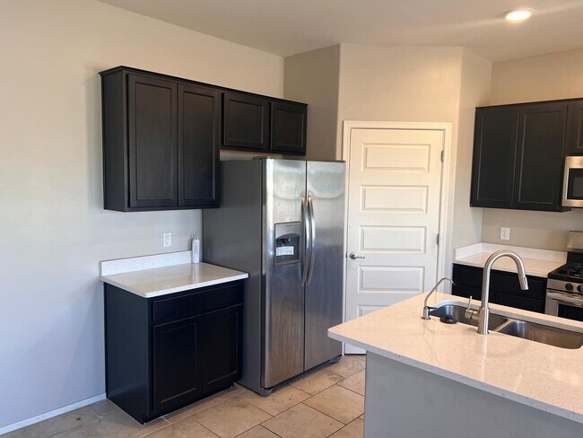 Building Photo - 6183 S Water Fountain Dr