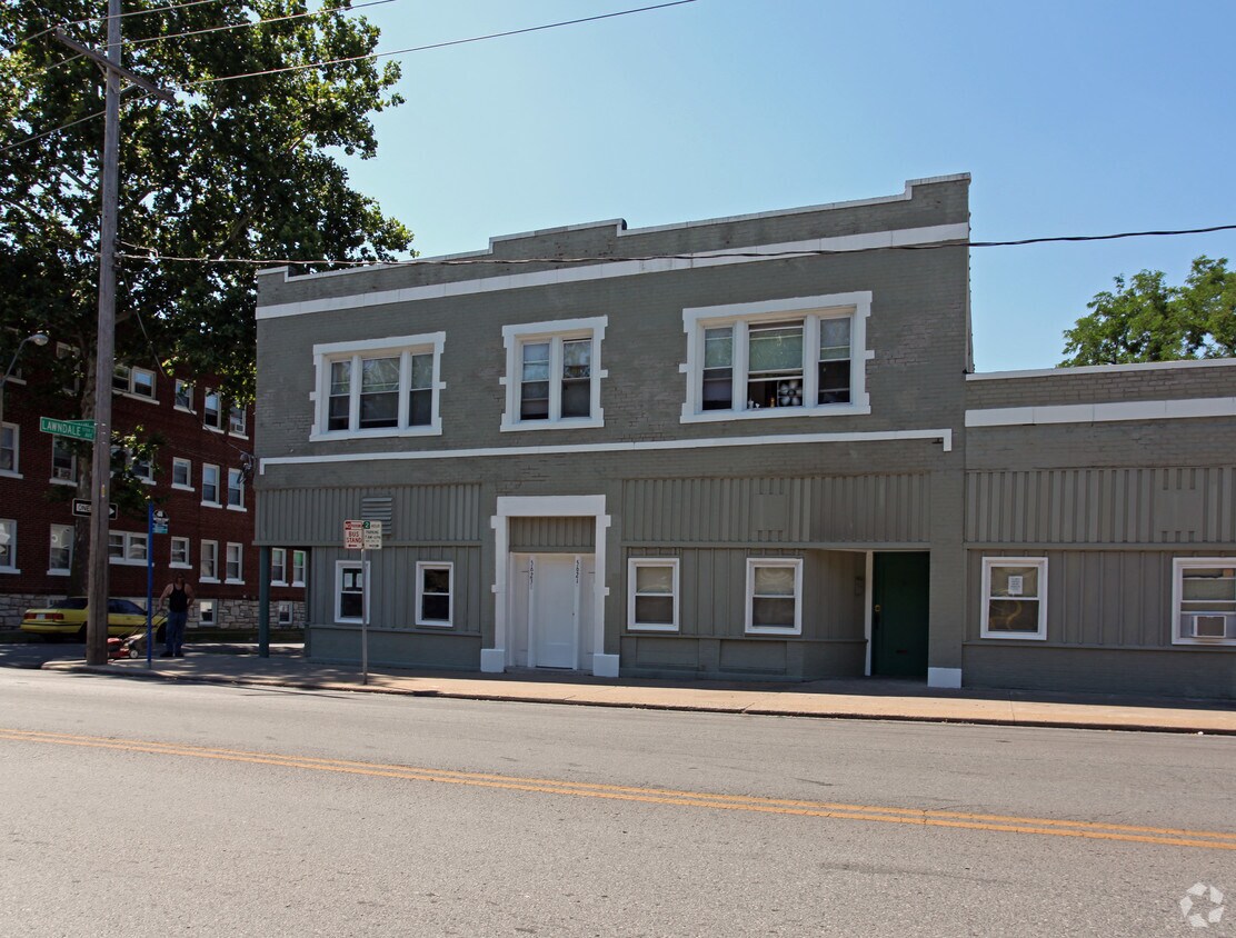 Primary Photo - 5609-5623 Saint John Ave