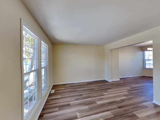 Foto del edificio - 1125 Hyannis Cir