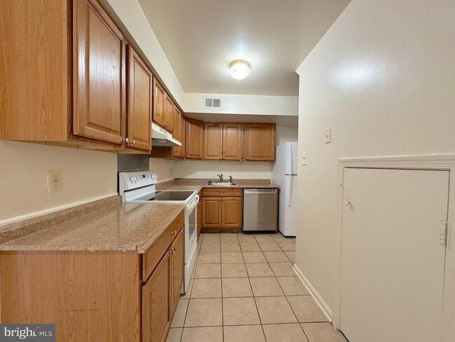 Building Photo - 4645 Logsdon Dr