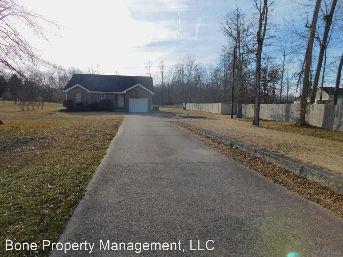 Foto principal - 3 br, 2 bath House - 1102 Jonathan Dr.