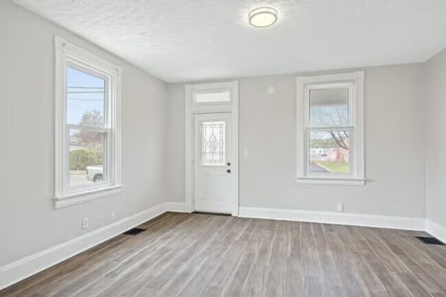 Foto del edificio - ST BERNARD - Charming 2 bed 1 bath fully renovated.