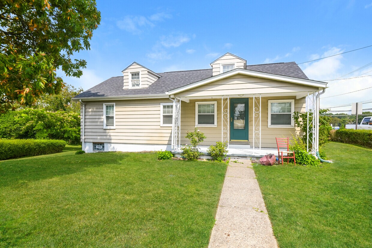 137 Baker Rd, Monaca, PA 15061 House Rental in Monaca, PA