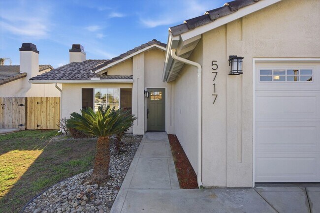 Building Photo - SILVERCREEK BEAUTY !!!