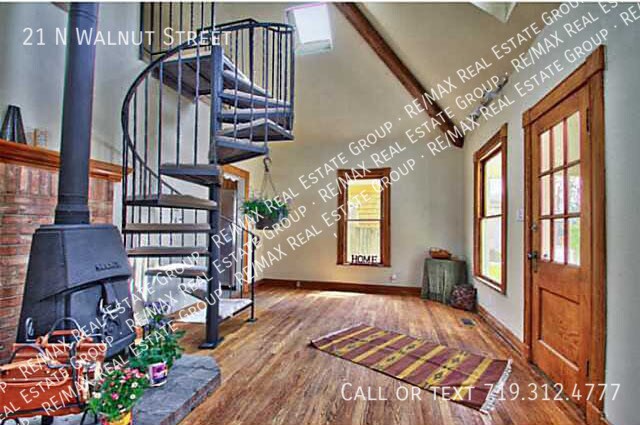 Building Photo - 21 N Walnut St