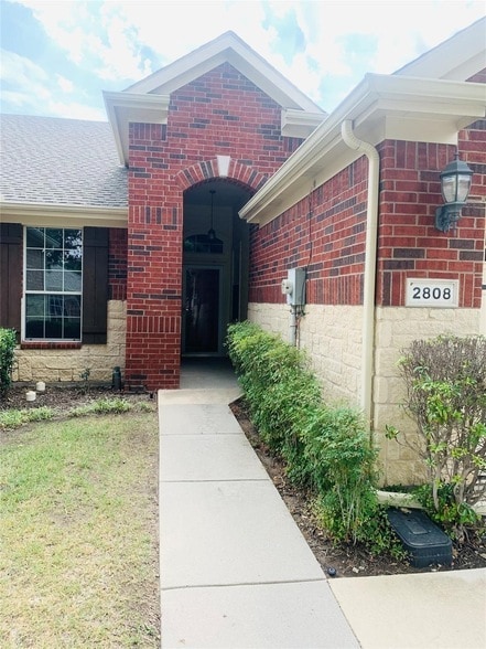 Photo - 2808 Mott St House