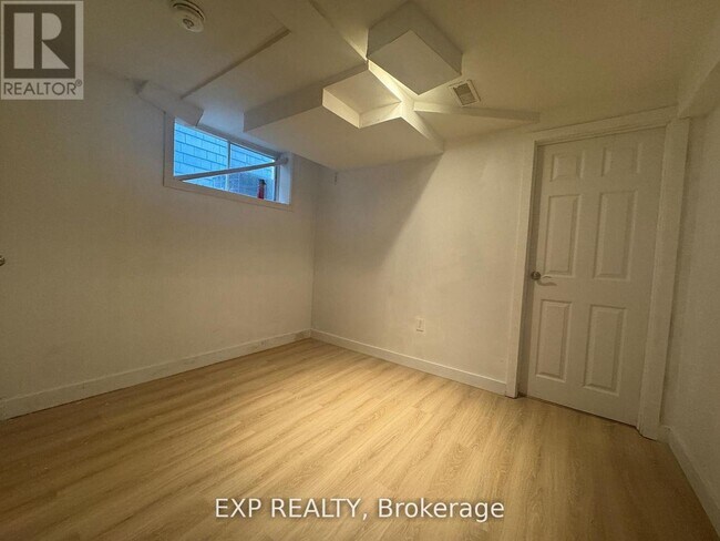 Photo du bâtiment - 210 Church St