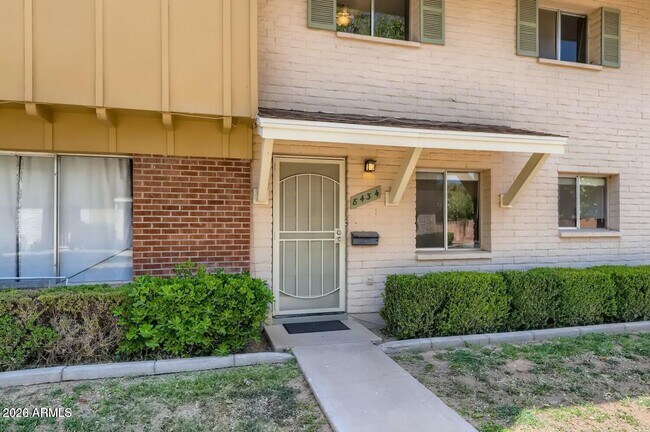 Foto del edificio - 8434 E Montebello Ave