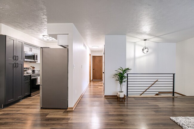 Building Photo - 5620 S 38th St