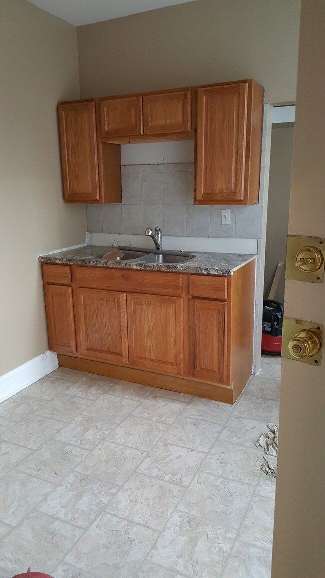 Foto del edificio - 1718 W 66th St