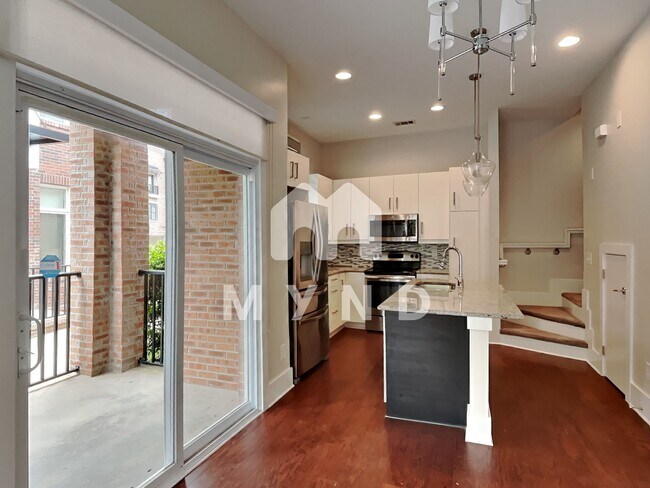 Building Photo - 228 William Drummond Way