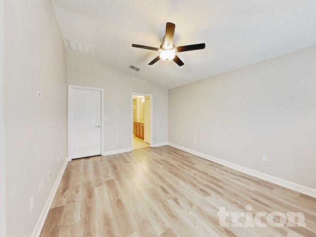 Foto del edificio - 13806 Newport Shores Dr