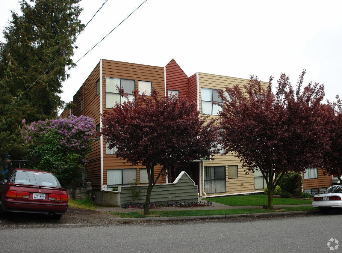 Primary Photo - Oak Tree Terrace Apartments