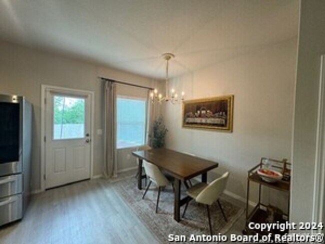 Foto del edificio - Lovely 3 Bedroom 2 Bath One Story Home.