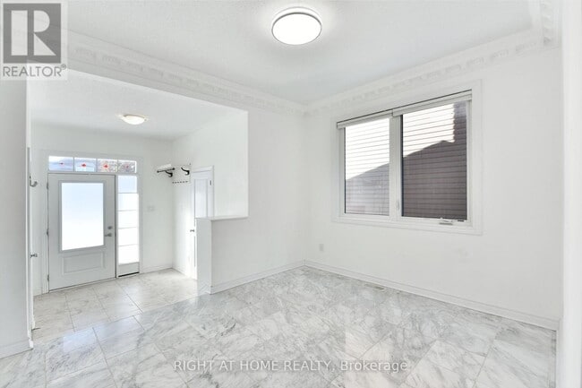 Building Photo - 107 Westover Cres