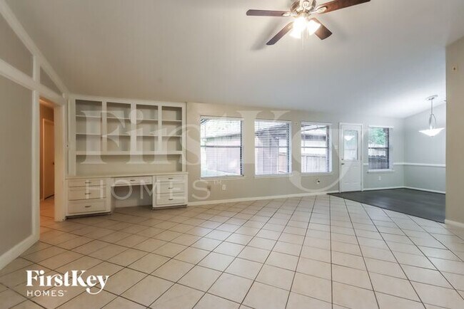 Building Photo - 4014 Cedar Forest Dr