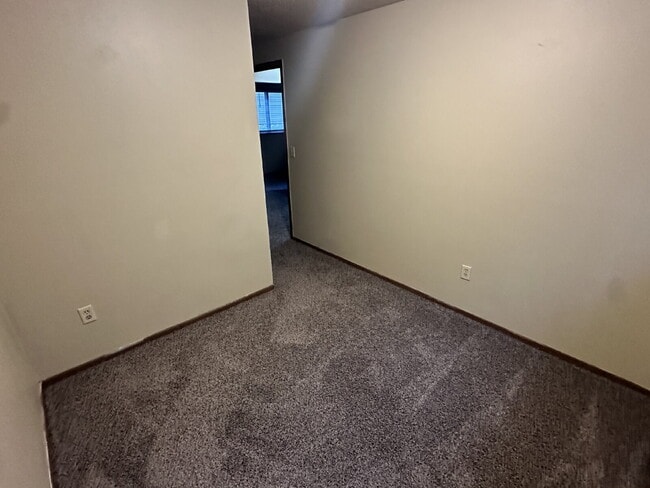 Building Photo - "Cozy 2-Bedroom Gem in Minot with Efficient 525 sq. ft. Living Space!"