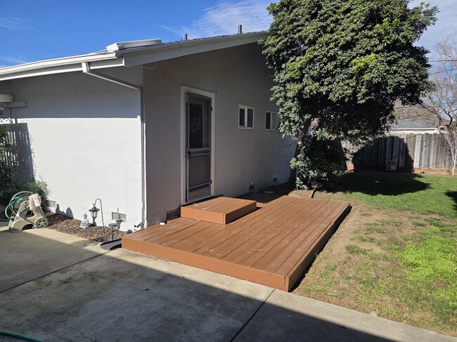 Foto del edificio - 776 Berkshire Pl