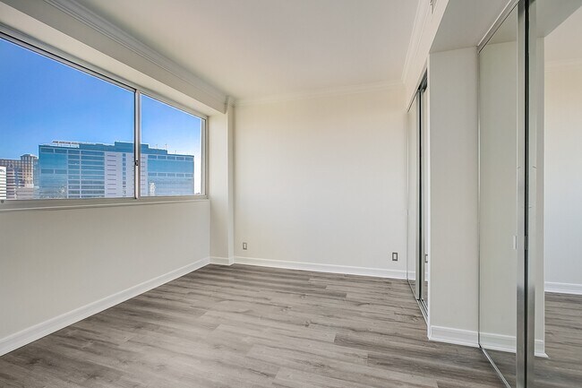 Foto del edificio - 969 Hilgard Ave