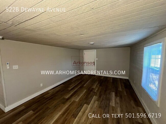 Foto del edificio - 522 Dewayne Ave