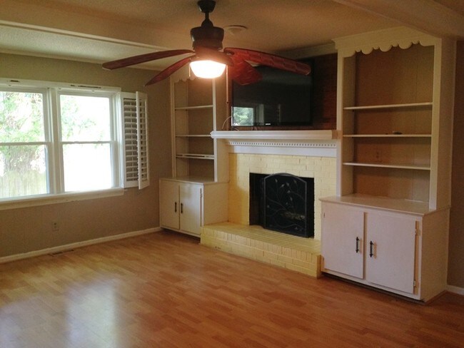 Building Photo - 1128 Kittery Dr