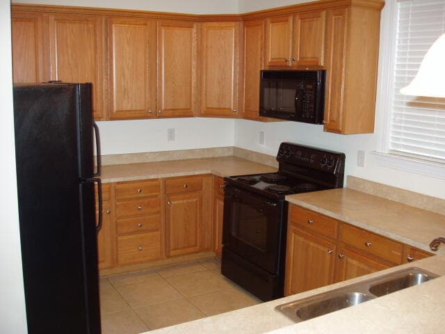 Foto del edificio - 208 Trillium Ct